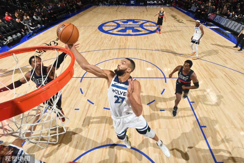 他曾执教博 他曾执教博